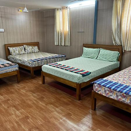 Raja Residency Hotell Alāndurai Exteriör bild