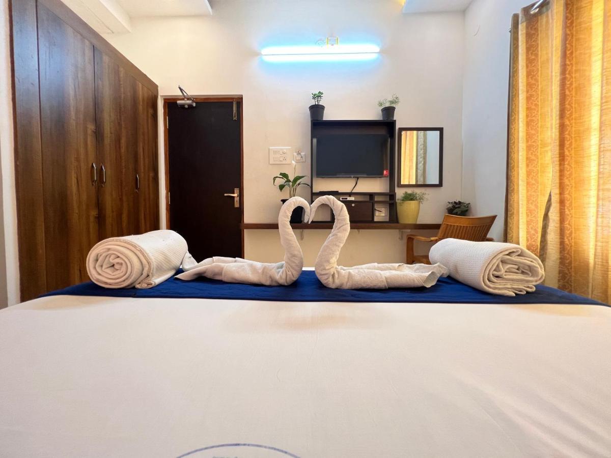 Raja Residency Hotell Alāndurai Exteriör bild