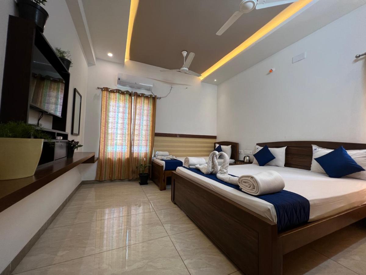 Raja Residency Hotell Alāndurai Exteriör bild