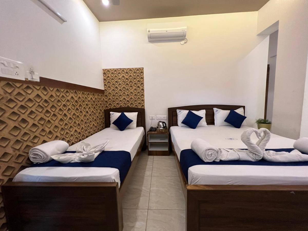 Raja Residency Hotell Alāndurai Exteriör bild