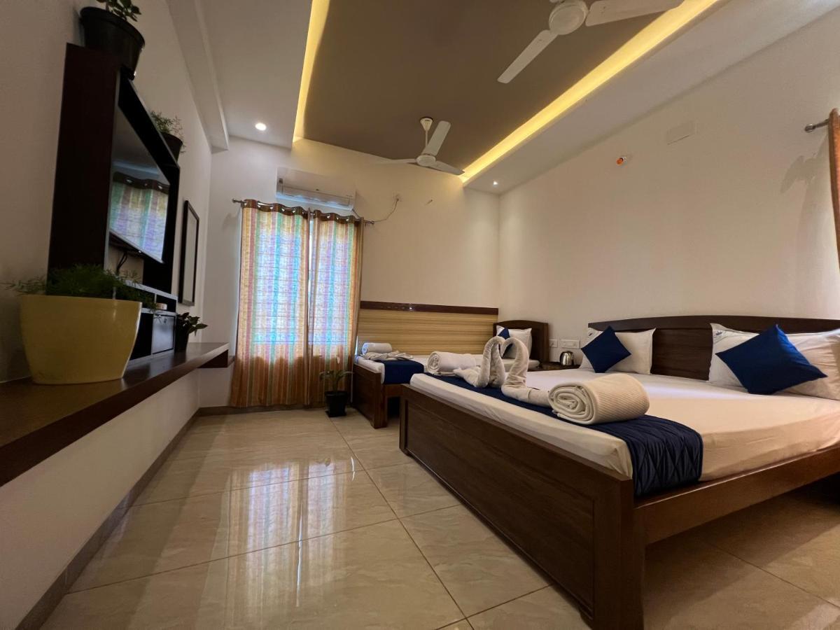 Raja Residency Hotell Alāndurai Exteriör bild