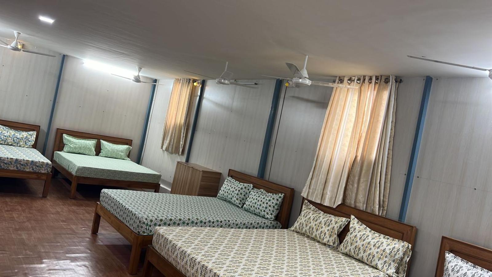 Raja Residency Hotell Alāndurai Exteriör bild